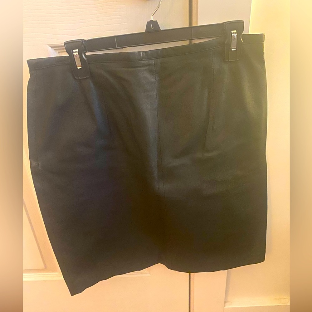 Black genuine leather pencil skirt David Benjamin size 14
